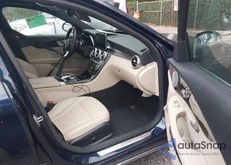 2018 Mercedes-Benz C 300 из США, поврежденный, VIN 55SWF4JB0JU262733